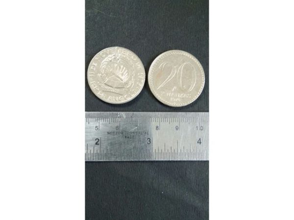 ANGOLA 20 KWANZA COIN # 3056